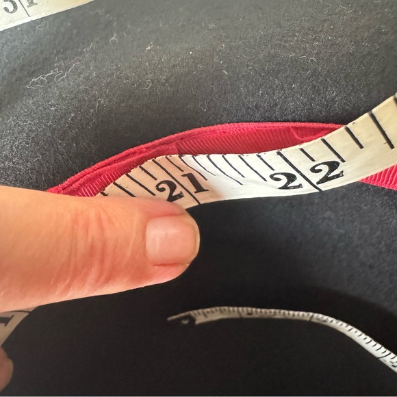 Vintage Black Wool Hat with Red Floral Detail and Black Netting - Picture 11 of 11